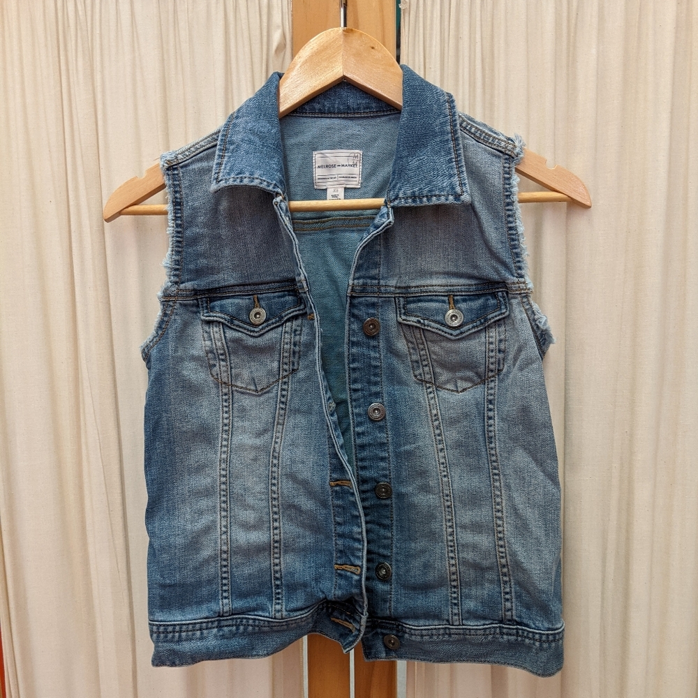 Melrose and Market Women's Sleeveless Denim Vest Size XS